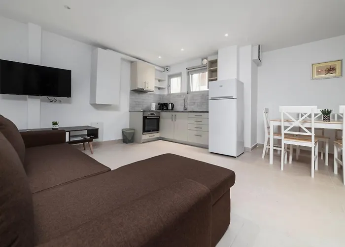 Sweet And Comfy 2Bd Apartment Next To Metro And Archeological Museum
